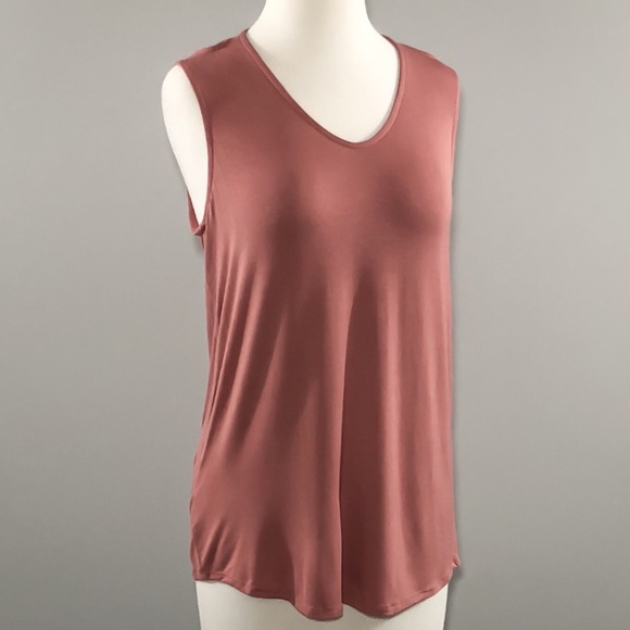 New Mauve Cutout Shoulder Halter Top - Picture 2 of 3